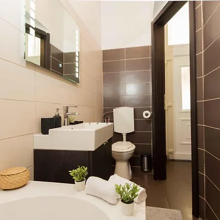 Paulay Design * بودابست