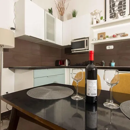 شقة Paulay Design